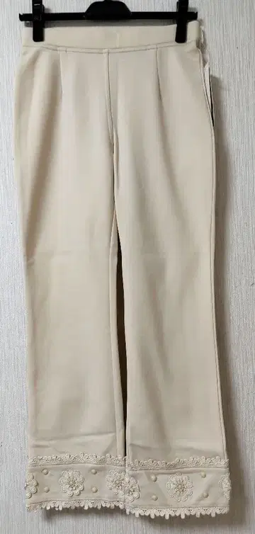 새상품 슈퍼뷰티 40 레이스 장식 캐주얼 팬츠 화이트 속기모