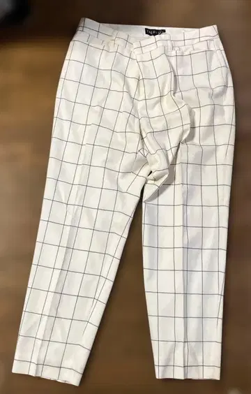 INDIVI 화이트 체크 무늬 팬츠