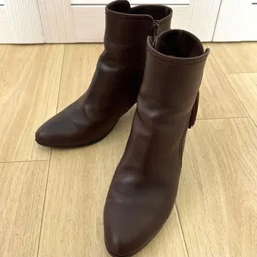 태슬 참 포함 천연 가죽 레더 숏부츠 브라운 23.0cm