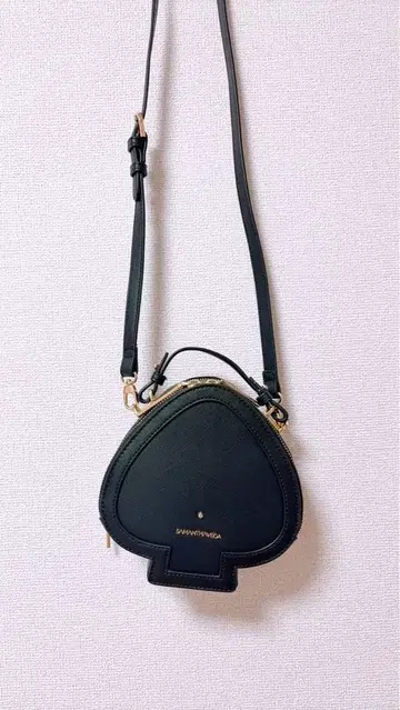 사만사베가 스페이드형 숄더백