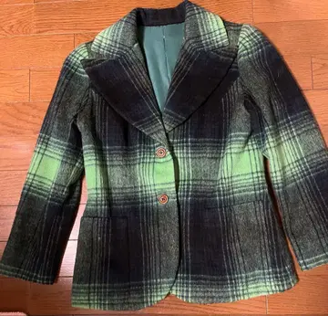 그린과 블랙 체크 테일러드 자켓. 오더메이드로 만들었습니다.