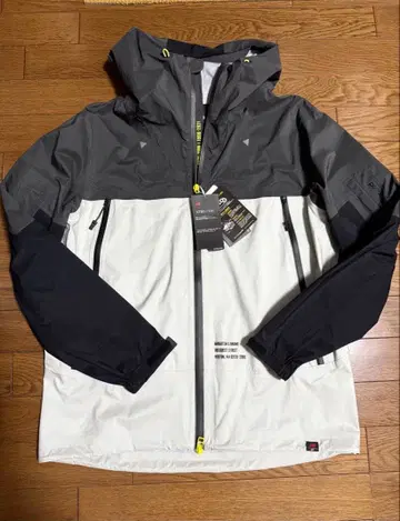 [택 포함 새상품] 정가 38,500엔! 뉴발란스 고기능 후드티