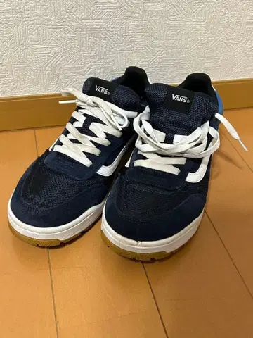 VANS 네이비 스니커즈