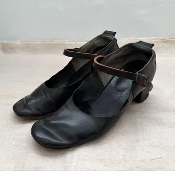 eb.a.gos 에바고스 펌프스 원 스트랩 슈즈