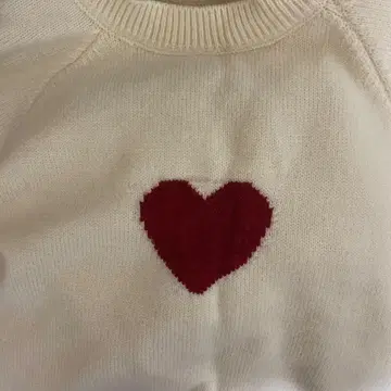 하트 모티브 니트 스웨터 긴팔