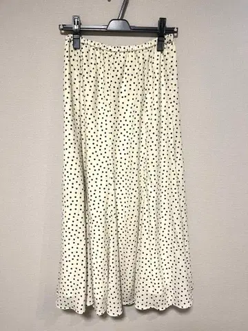 미라 오웬 도트 프린트 스커트