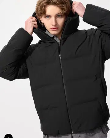 uniqlo 심리스 다운 후드티 09 블랙 M