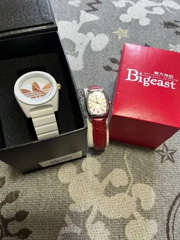 adidas 화이트 워치 & Bigeast 레드 가죽 워치