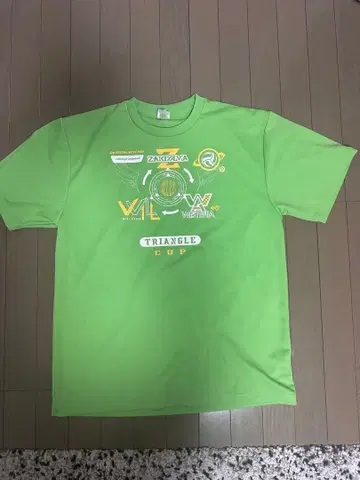 그린 T셔츠 TRIANGLE CUP