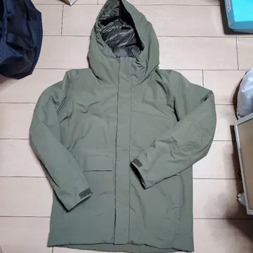 UNIQLO 다운 자켓 M 사이즈 유니클로