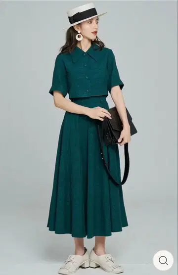 Tnewties 투엔티즈 기린에게 빵을 먹여 스커트