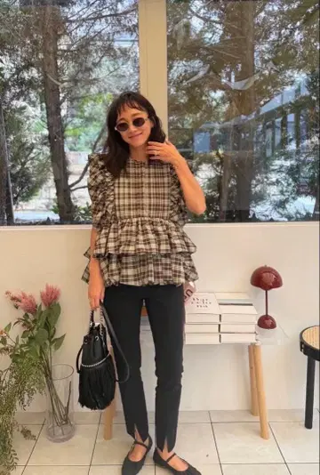 로지몬스터 민트 그린 브라운 체크 무늬 프릴 소매 상의