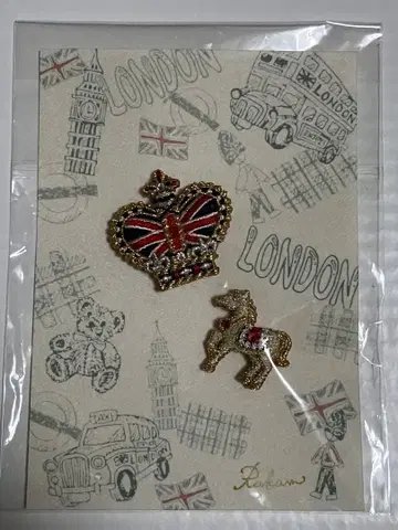 라캄 입체 자수 브로치 2개 세트 런던 미사용 미개봉 새상품