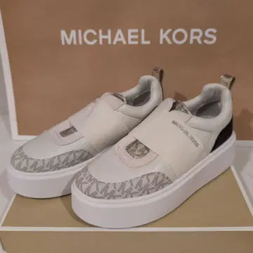 MICHAEL KORS 화이트 스니커즈
