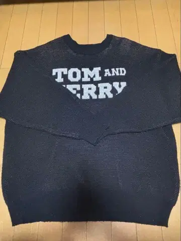 SEQUENZ 톰과 제리 두꺼운 원단 니트