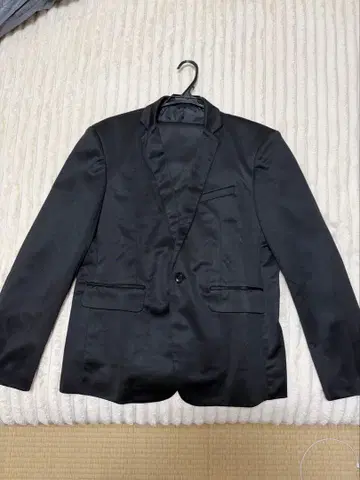 블랙 포멀 수트 (팬츠 포함)