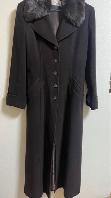 퍼 달린 블랙 롱 코트 9호