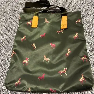 russet 말 프린트 나일론 토트백