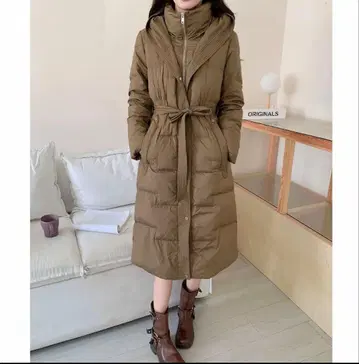 새상품 카키색 후드 부착 롱 다운 자켓