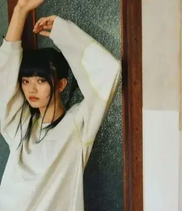 [MODE NORM CORE] 엘르 보 패치 플로우스무스 풀오버 내추럴