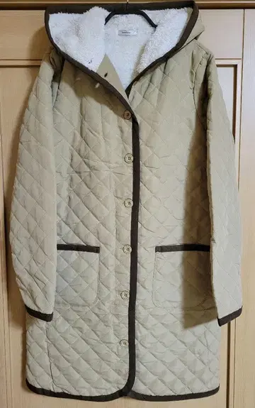 Sweet Rouge 퀼팅 보아 안감 후드티 코트