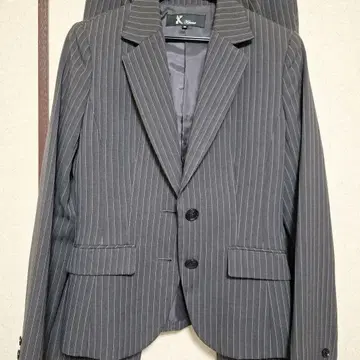 그레이 스트라이프 투버튼 자켓