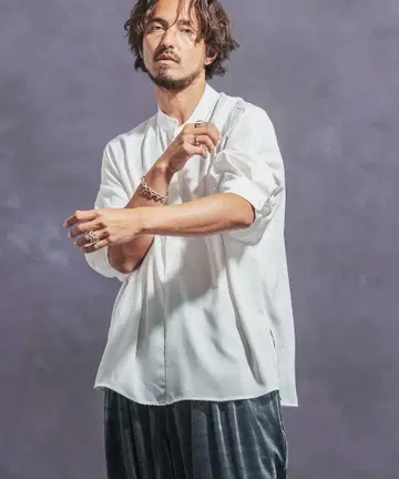 화이트 스탠드 카라 셔츠 Jih Nunc(지눙크) 풀오버 셔츠