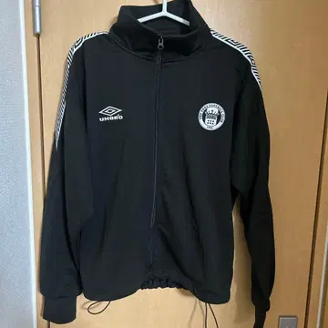 UMBRO 블랙 집업 자켓