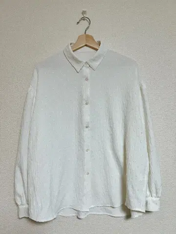 2025SS 도트 자카드 블라우스 화이트 화이트 F 새상품급