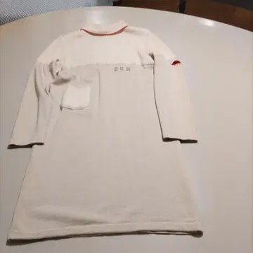 크림색 긴팔 원피스 SPR 자수