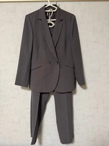 그린 라벨 릴랙싱 다크 그레이 더블 브레스트 수트