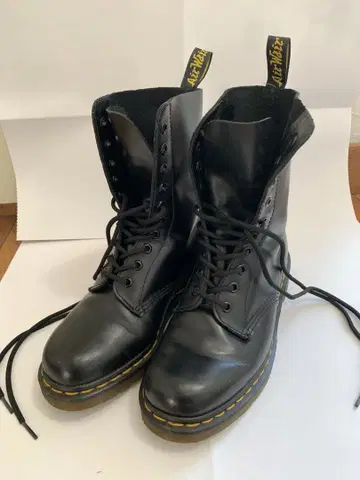 닥터 마틴 10홀 UK5 부츠 블랙 상자 없음