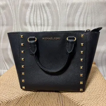 MICHAEL KORS 스터드 핸드백