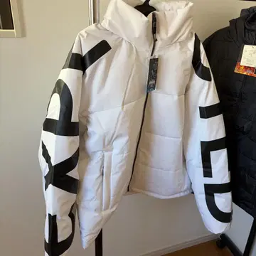 남성용 다운 자켓 멋진 로고 자켓 반값 이하 하자품