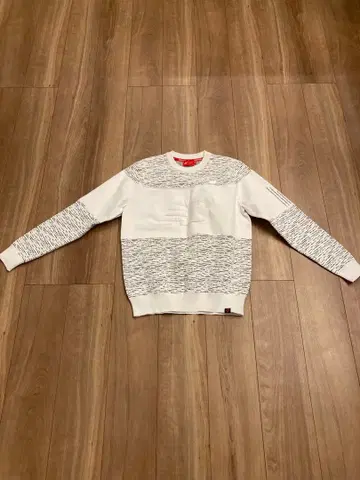 뉴발란스 화이트 스트라이프 패턴 스웨터 4(M)