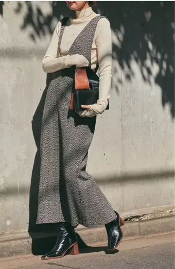 미사용 새상품 elwel 엘르 비대칭 헤링본 오버롤 스커트