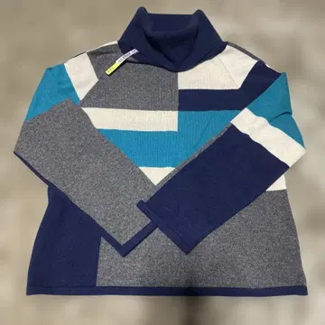 캐시미어 100% 오프 터틀넥 스웨터