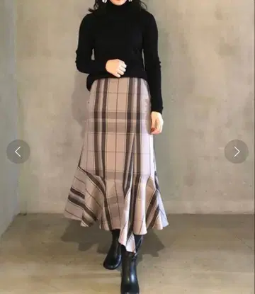 미라 오웬 그레이 체크 무늬 머메이드 스커트