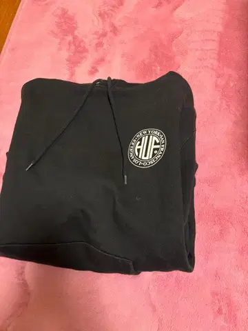 블랙 후드 부착 후드티 로고