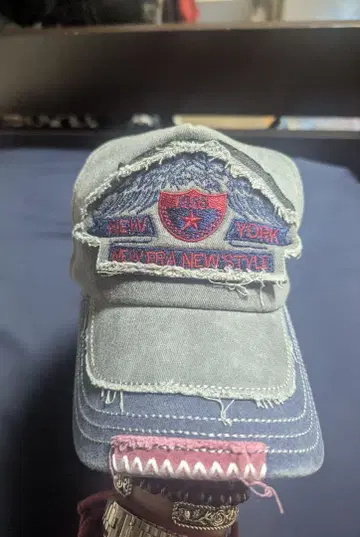 그레이 데미지 가공 야구 모자, 프리 사이즈입니다.