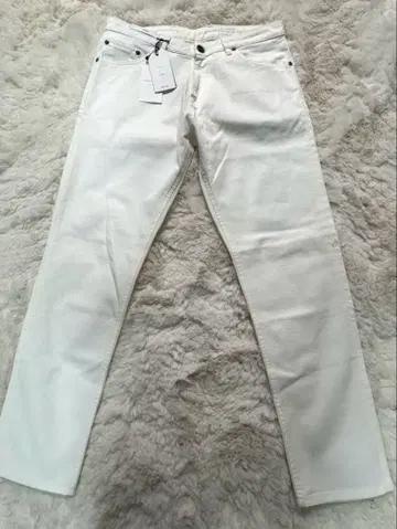 PT 토리노 투모로우랜드 별주 화이트 데님