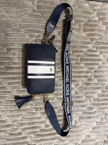 MICHAEL KORS 네이비 숄더백