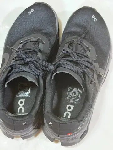 On Cloudmonster 6.5 블랙 스니커즈 23.5