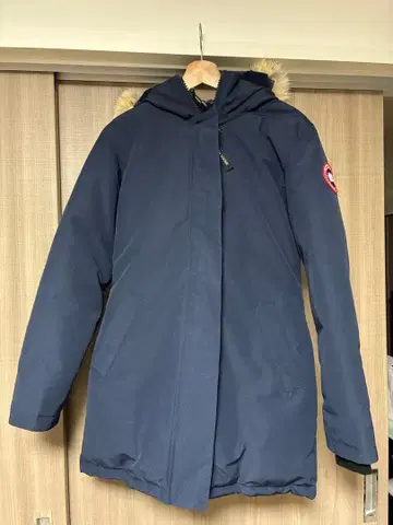 CANADA GOOSE 네이비 다운 자켓 M 사이즈