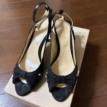 블랙 리본 포함 오픈토 하이힐