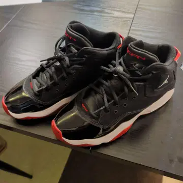 Jordan B 로얄 블랙/레드