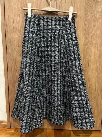 프로포션 바디 드레싱 트위드 플레어 스커트