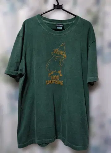 MOOMIN 피그먼트 자수 T셔츠 스너프킨