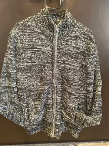 타카큐 지퍼 하이넥 니트 스웨터