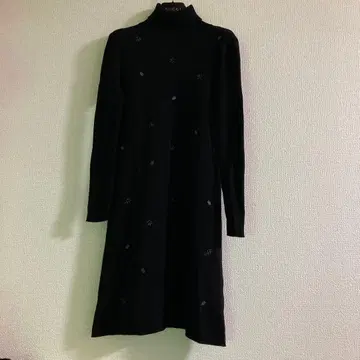 갤러리 비스콘티 꽃 자수 터틀 니트 원피스 M